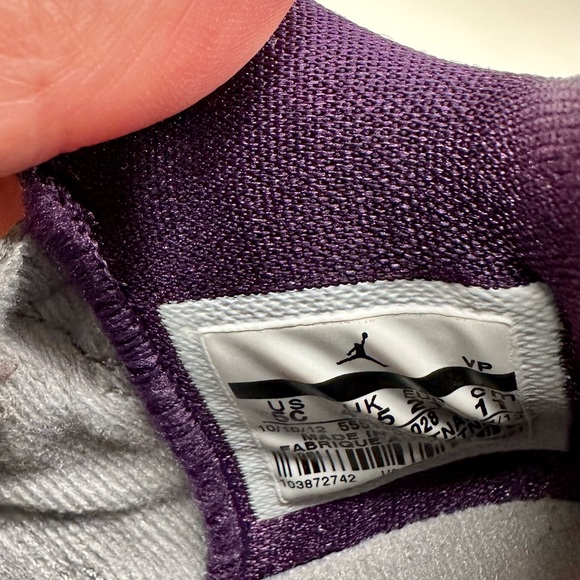 Air Jordan | Light Gray with Black Patent Hi Tops | Baby size 5 - Picture 7 of 13